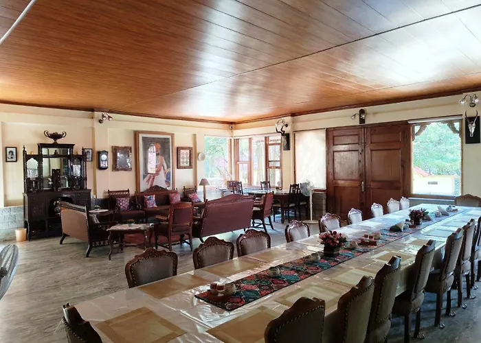 Clouds End Villa, A Heritage Home Stay, 10 Mins From McleodganjVilla